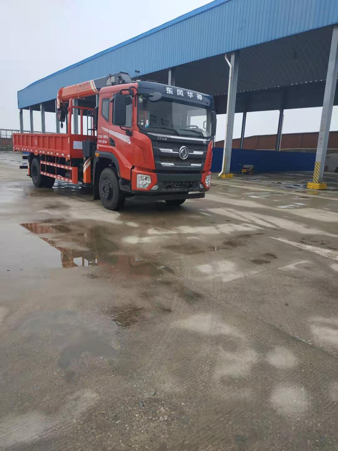 昊之天牌HTR5182JSQ隨車(chē)起重運(yùn)輸車(chē)公告圖片