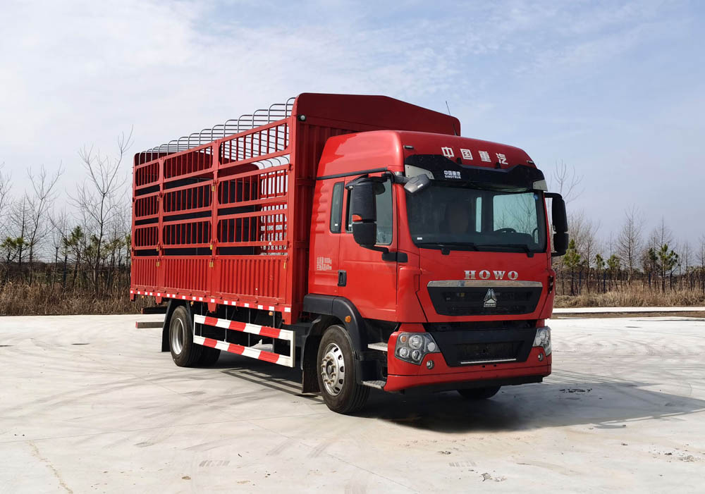 豪沃牌ZZ5187CCYK501GF1B倉(cāng)柵式運(yùn)輸車公告圖片