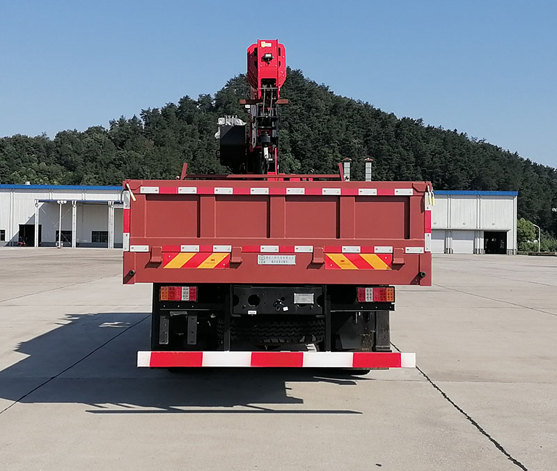 十通牌STQ5169JSQN6隨車起重運(yùn)輸車公告圖片