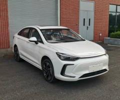 北京牌BJ7000C5DHK-BEV型纯电动轿车