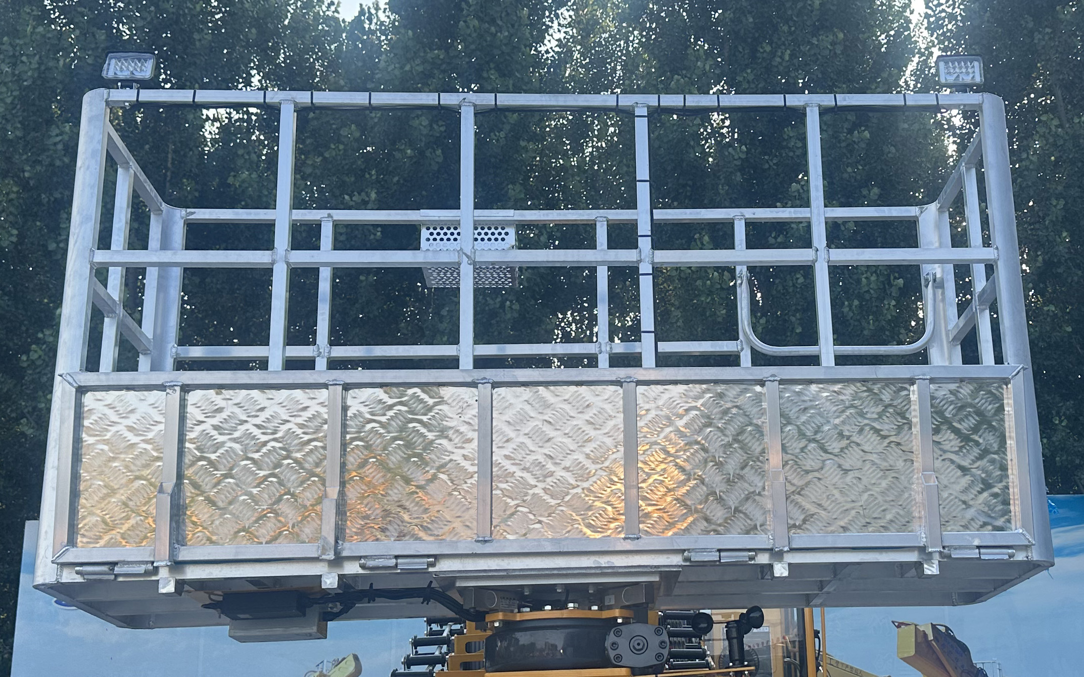 邁德盛牌YAD5180JGKDF6高空作業(yè)車公告圖片