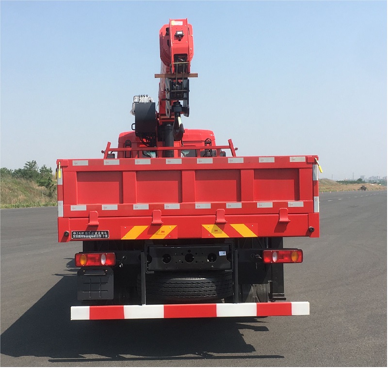 東風(fēng)牌DFV5183JSQGP6D1隨車(chē)起重運(yùn)輸車(chē)公告圖片