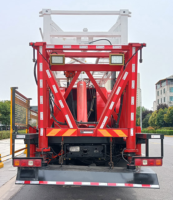 專(zhuān)致牌YZZ5312TXJSX6修井機(jī)公告圖片