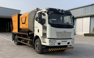同步碎石封层车