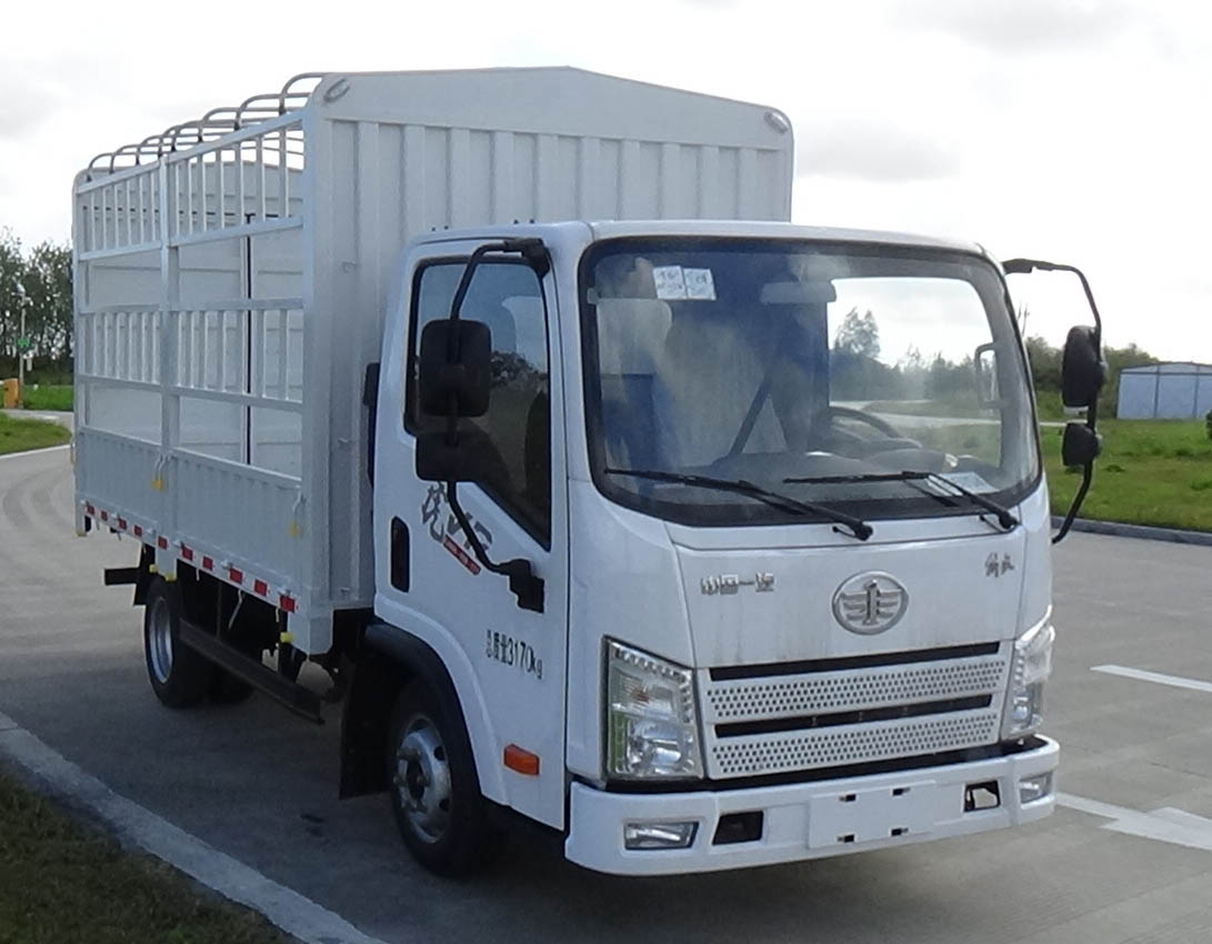 解放牌CA5030CCYP40Q02LE6A84倉柵式運(yùn)輸車公告圖片