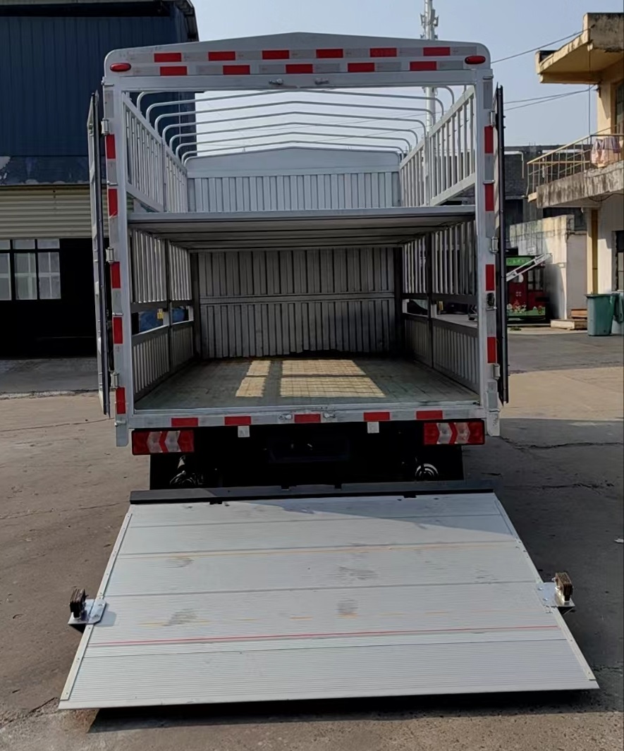 宇通牌ZKH5045CCYBEV2純電動倉柵式運輸車公告圖片