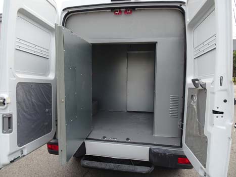 圣路牌SLT5040XYCK3L-AM運(yùn)鈔車公告圖片