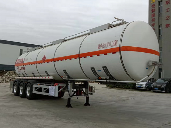 永强牌12.7米32.2吨3轴易燃液体罐式运输半挂车(YQ9400GRYCY2N)