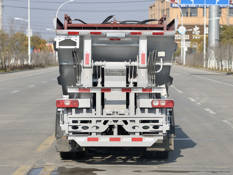 楚胜牌CSC5047ZZZSHBEV纯电动自装卸式垃圾车公告图片
