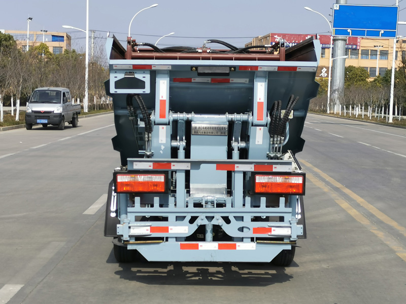 楚胜牌CSC5040ZZZBEV纯电动自装卸式垃圾车公告图片