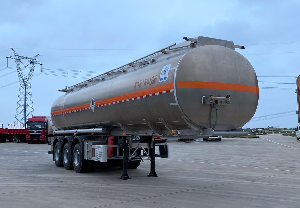 齐星牌11.3米33.5吨3轴杂项危险物品罐式运输半挂车(QXC9400GZW)