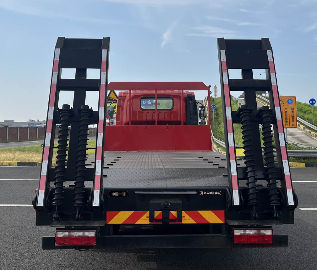 解放牌CA5180TPBP40K8L4E6A90平板運輸車公告圖片