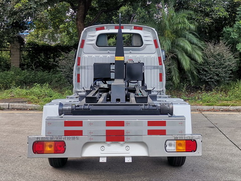 五菱牌LQG5029ZXXLEQUA車廂可卸式垃圾車公告圖片