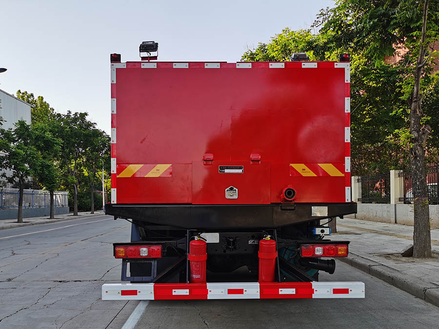 專致牌YZZ5260TYL100R壓裂車公告圖片