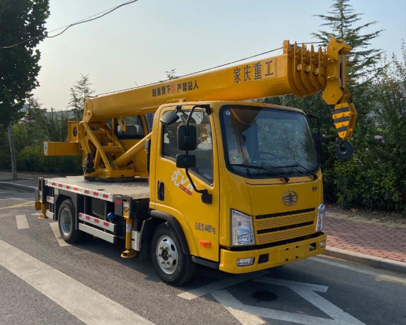 魯濟(jì)家慶牌LFV5040JQZCA6汽車起重機(jī)公告圖片