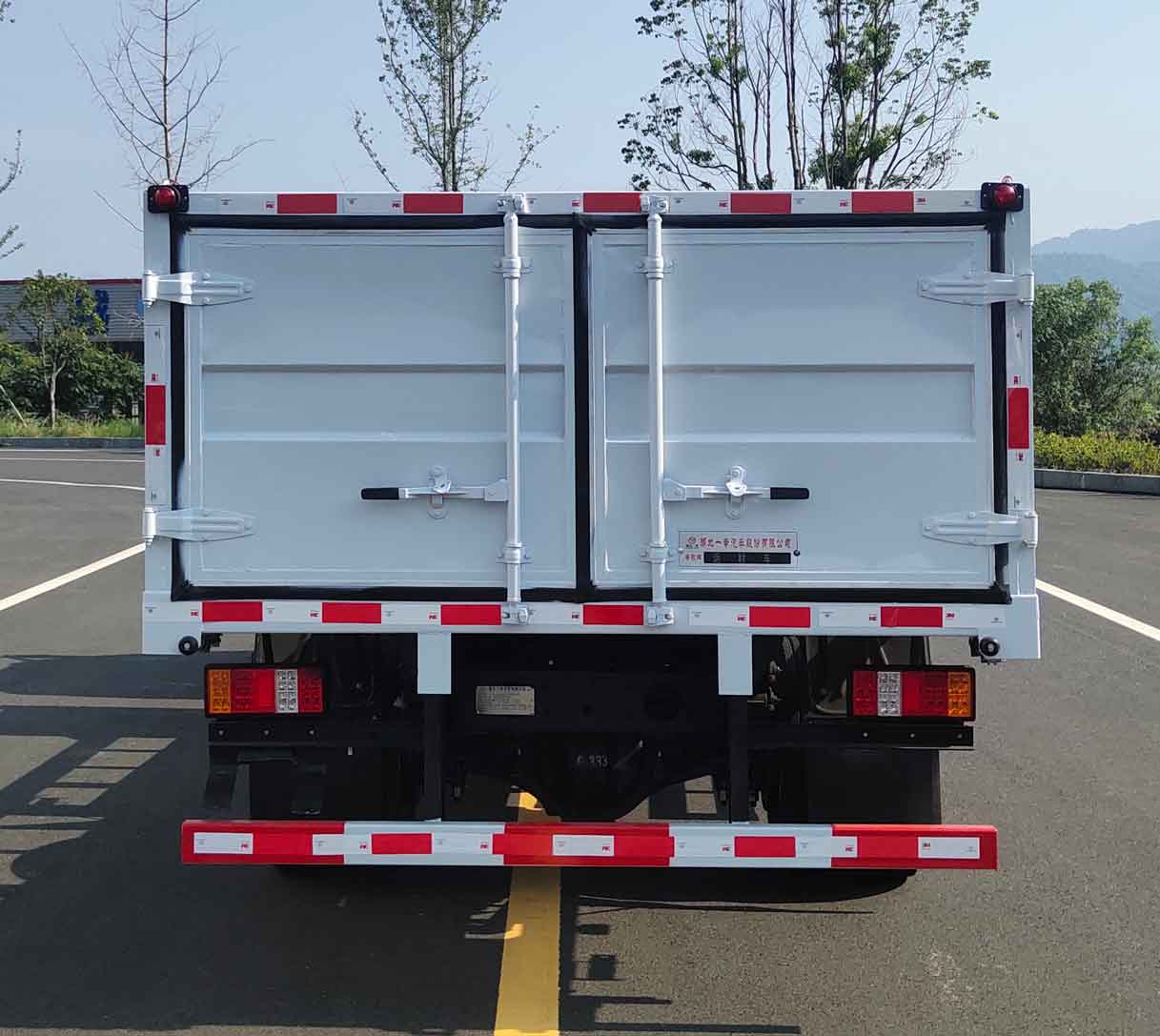 專(zhuān)致牌YZZ5040TYCST6運(yùn)材車(chē)公告圖片