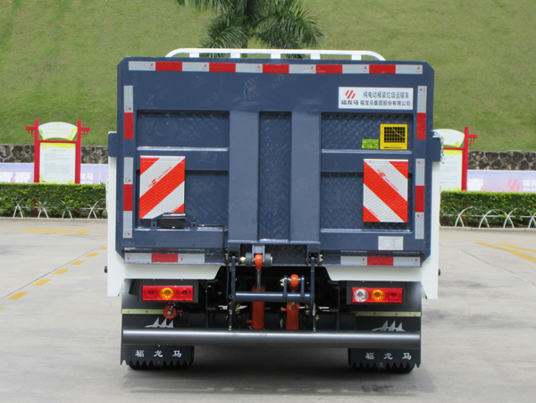 福龙马牌FLM5040CTYFSBEV纯电动桶装垃圾运输车公告图片