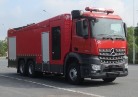 压缩空气泡沫消防车