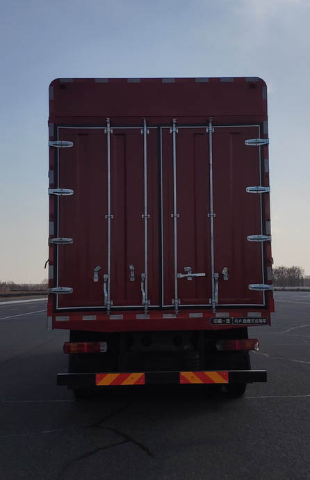 解放牌CA5310CCYP66K25L7T4E6倉(cāng)柵式運(yùn)輸車公告圖片