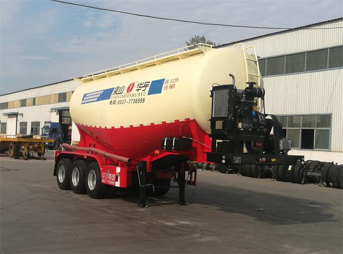 华宇达牌9.5米33.5吨3轴中密度粉粒物料运输半挂车(LHY9400GFL33B)
