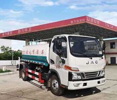 绿化喷洒车