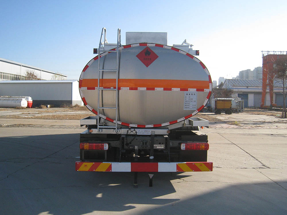 油龙牌YLL5326GRYZ易燃液体罐式运输车公告图片