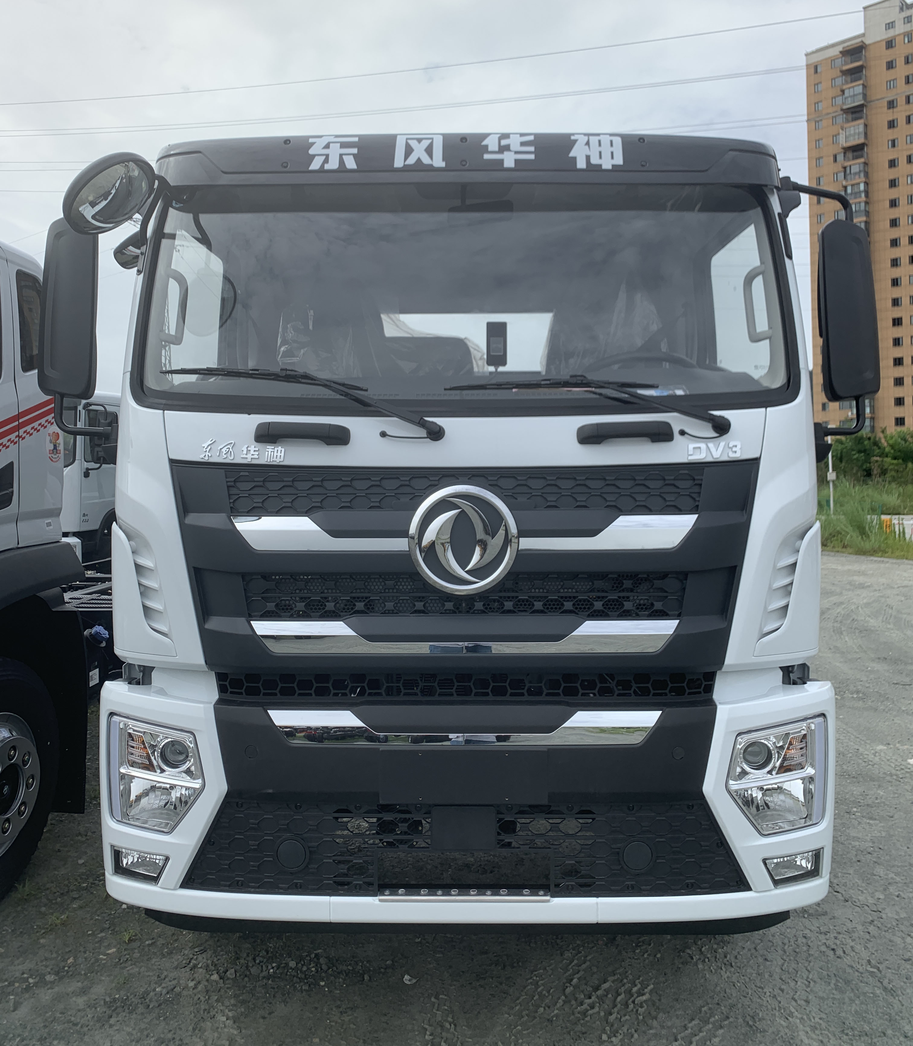 东风牌EQ3318GL6D62自卸汽车公告图片