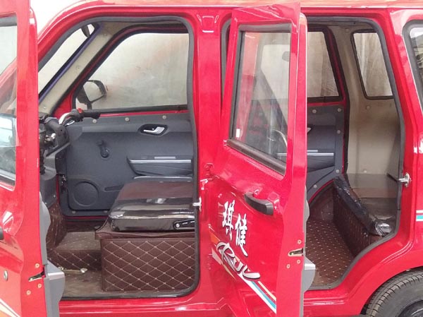 QJ200ZK-4C 琪健牌197CC汽油前盘式/鼓式后盘式正三轮摩托车图片