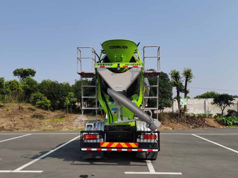 中聯(lián)牌ZLJ5318GJBJ8F混凝土攪拌運(yùn)輸車公告圖片