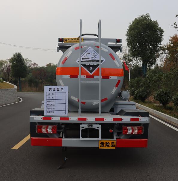 中汽力威牌HLW5120GFWHF6腐蚀性物品罐式运输车公告图片