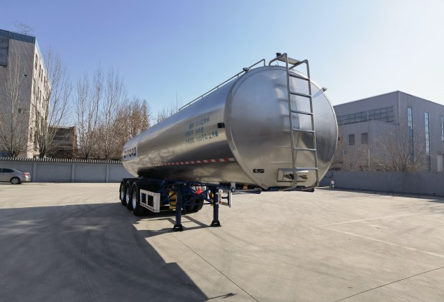 佰福德牌10.4米32.3吨3轴液态食品运输半挂车(SFC9405GYS)