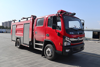 CLW5110GXFPM50/DF 程力威牌泡沫消防车图片