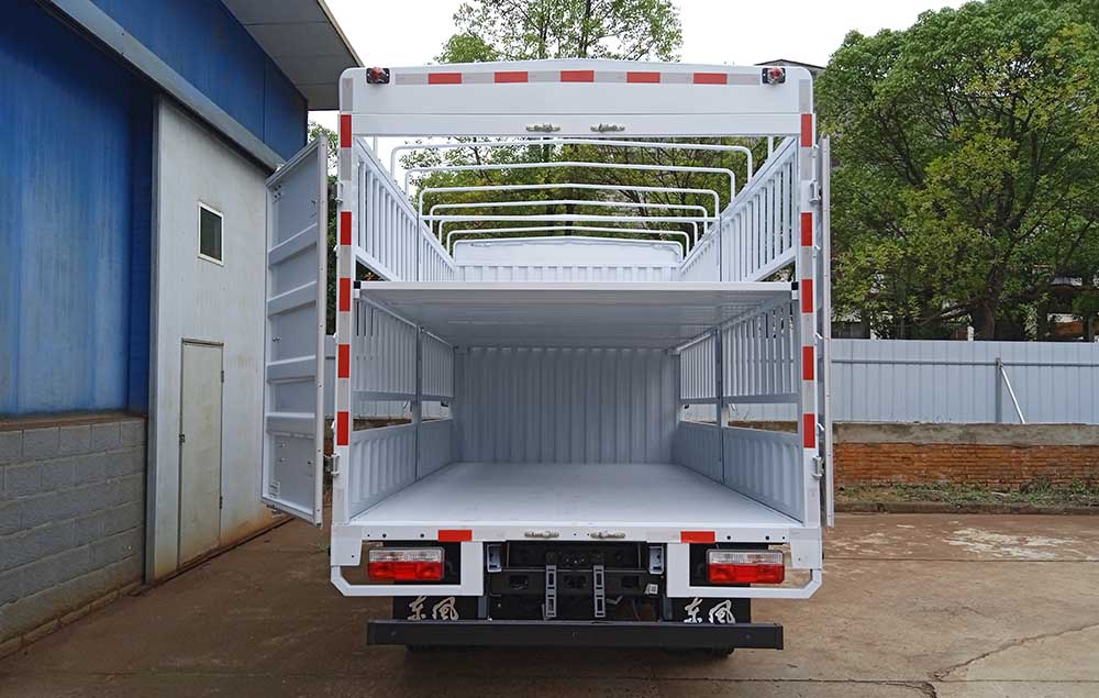 東風牌DFA5040CCYEBEV4純電動倉柵式運輸車公告圖片