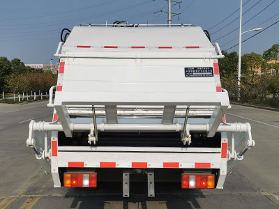 东岳牌ZTQ5070ZYSZ7G34F压缩式垃圾车公告图片