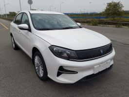 东风牌LZ7000SKD3EV型纯电动轿车