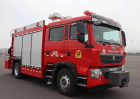 路亚科牌LXF5140TXFJY120/H抢险救援消防车