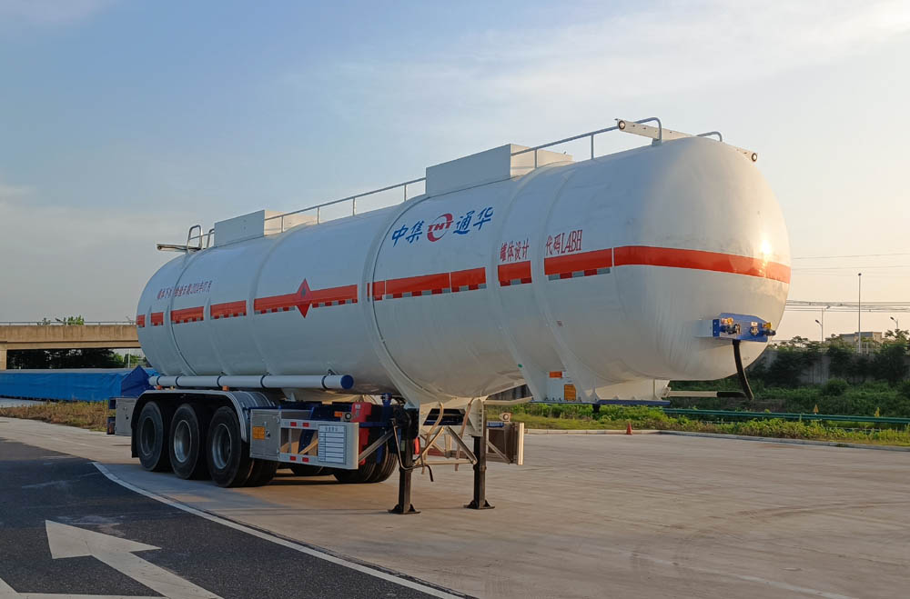 通华牌12米33.2吨3轴易燃液体罐式运输半挂车(THT9404GRYDY43A)