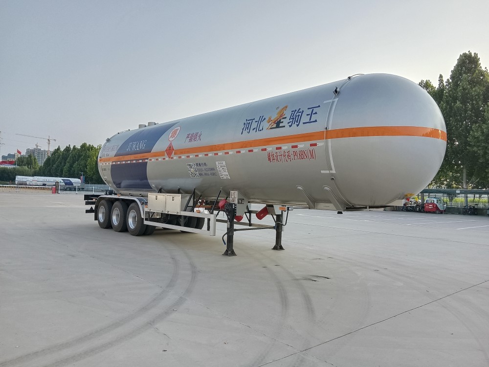 驹王牌13.5米28.7吨3轴液化气体运输半挂车(ZJW9400GYQ02)