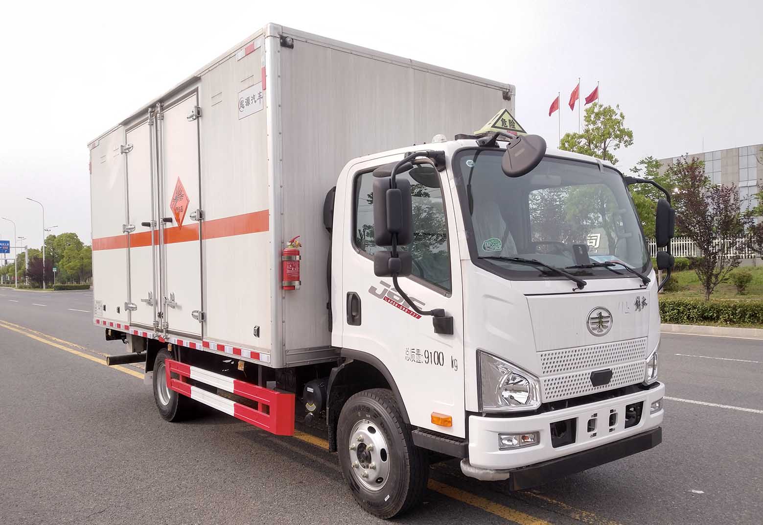 百捷牌QYY5091XQYCA6爆破器材運輸車公告圖片