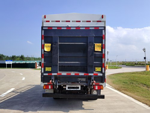 豪曼牌ZZ5048CCYG17ZBEVA純電動倉柵式運(yùn)輸車公告圖片