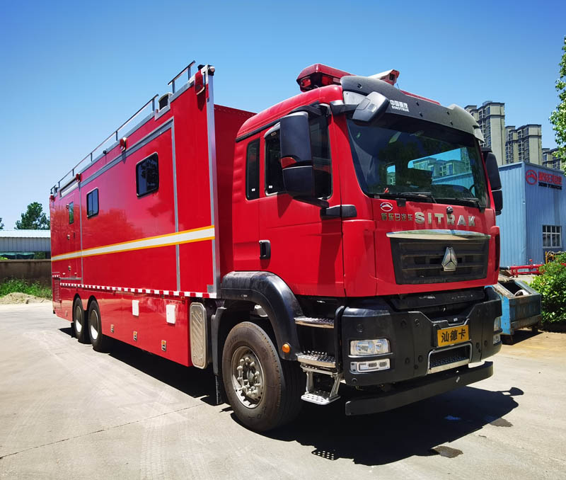 新东日牌YZR5210TXFTZ5000通信指挥消防车