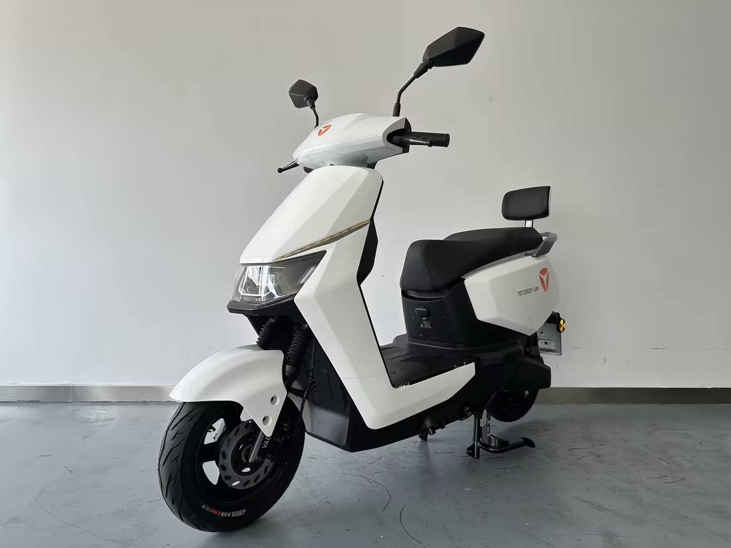 雅迪牌YD1200DT-54F电动两轮摩托车公告图片