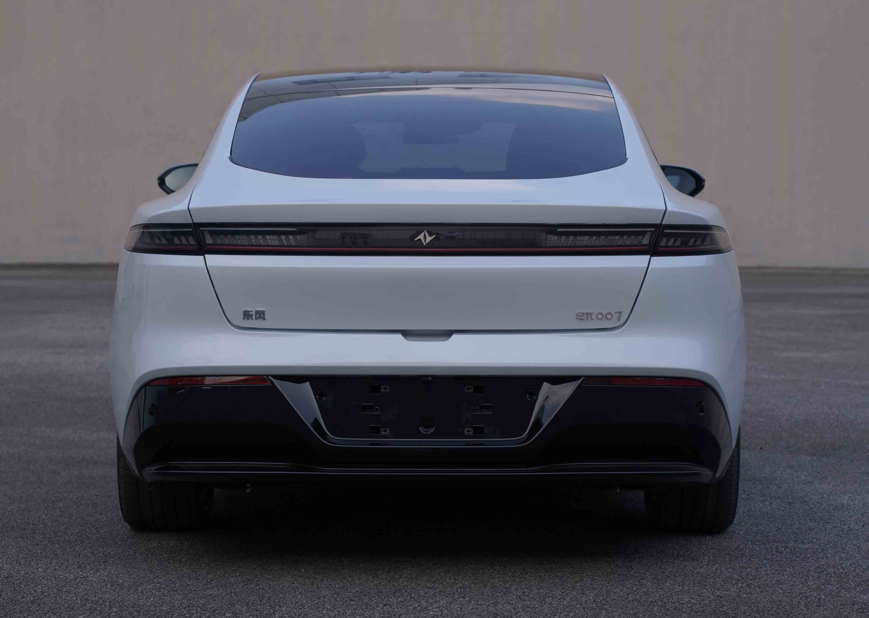 东风牌DFM7000S1F6BEV纯电动轿车公告图片