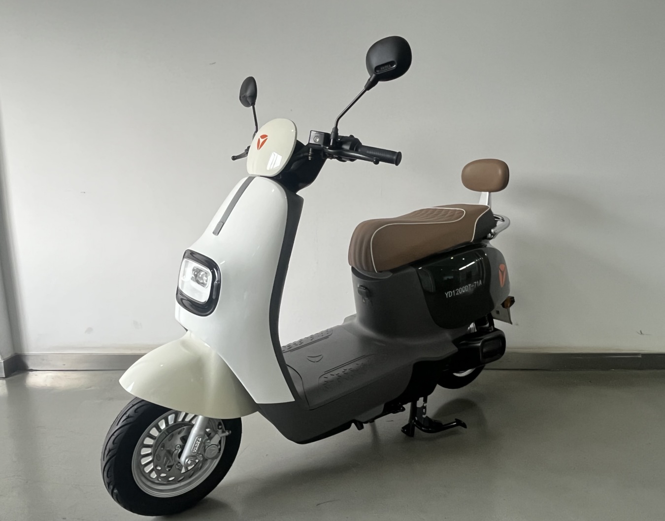 雅迪牌YD1200DT-71A电动两轮摩托车公告图片