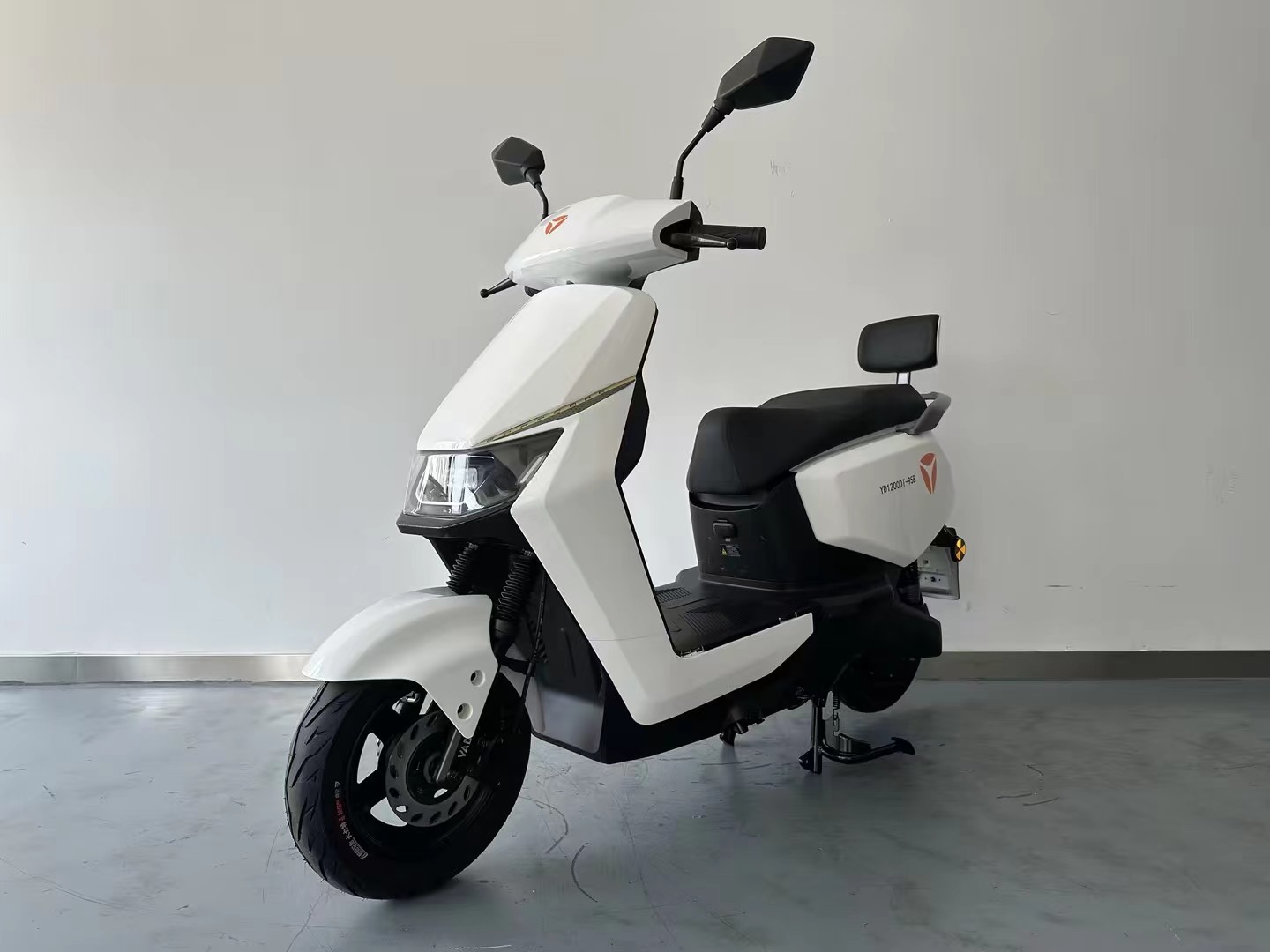 雅迪牌YD1200DT-95B电动两轮摩托车公告图片