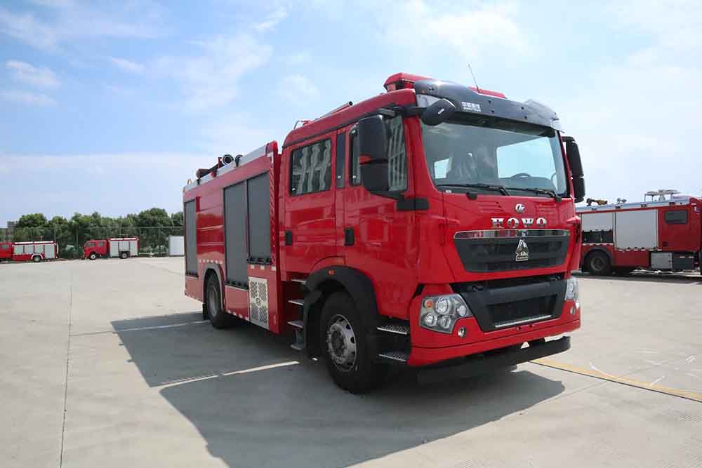 程力威牌CLW5190GXFGP70/ASL干粉泡沫联用消防车