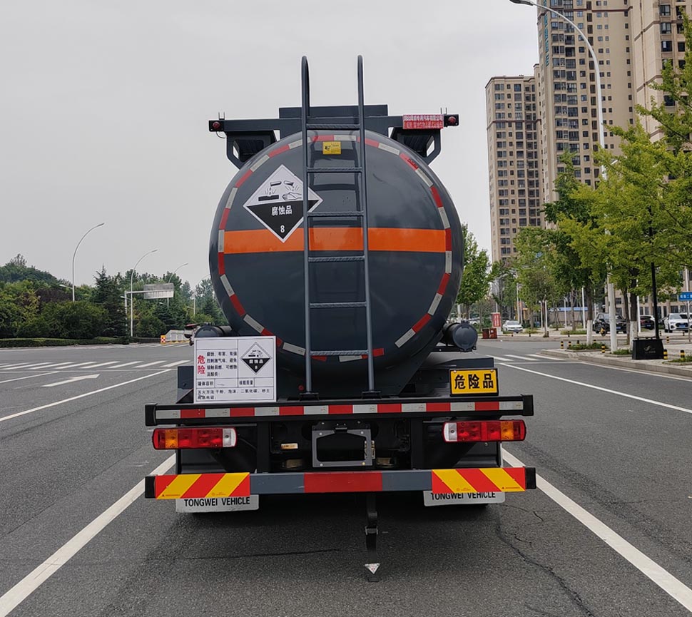 專威牌HTW5325GFWCA6腐蝕性物品罐式運(yùn)輸車公告圖片