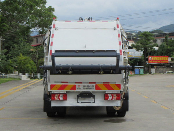 福龍馬牌FLM5120ZYSSZBEV純電動(dòng)壓縮式垃圾車公告圖片