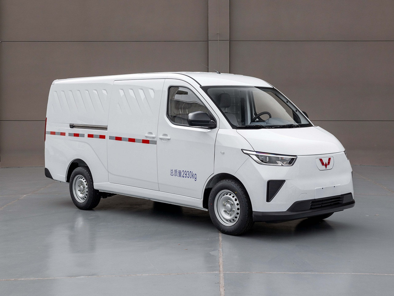 五菱牌LZW5032XXYEVA2純電動(dòng)廂式運(yùn)輸車公告圖片