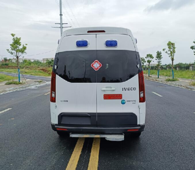 聚塵王牌HNY5046XJHNYC6救護(hù)車公告圖片